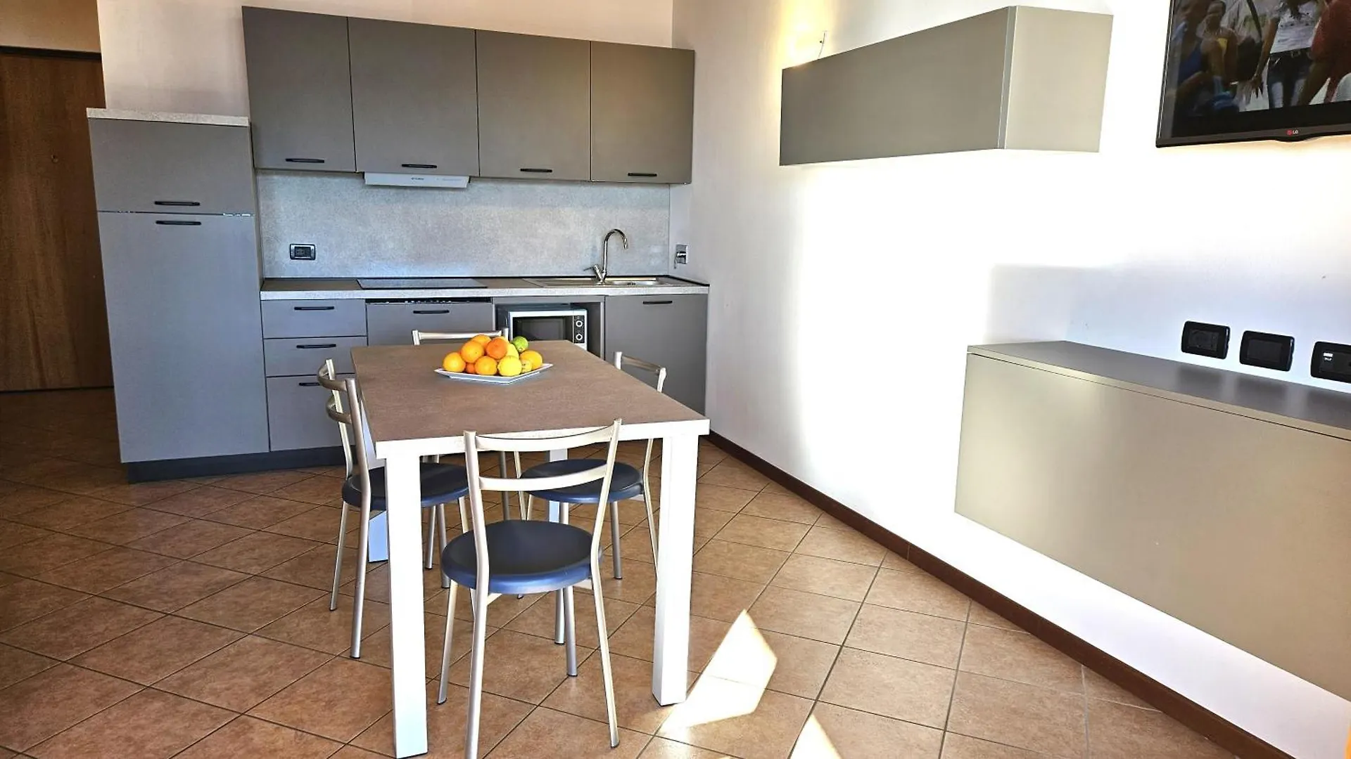 *** Aparthotel Residence Borgo Dei Limoni Gargnano Italy
