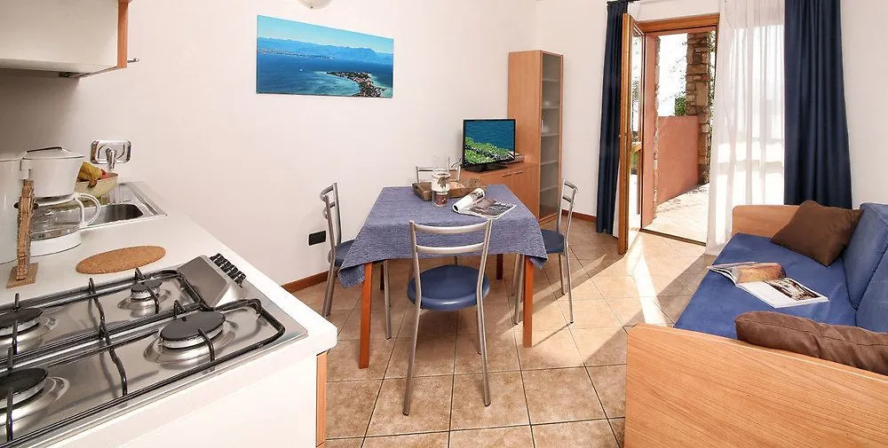 Residence Borgo Dei Limoni Gargnano 3*,