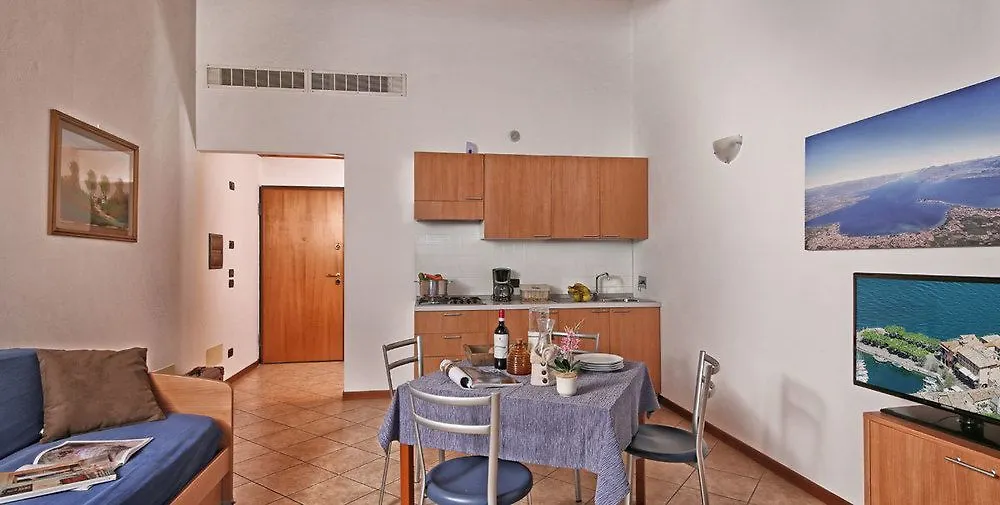 Residence Borgo Dei Limoni Gargnano Aparthotel