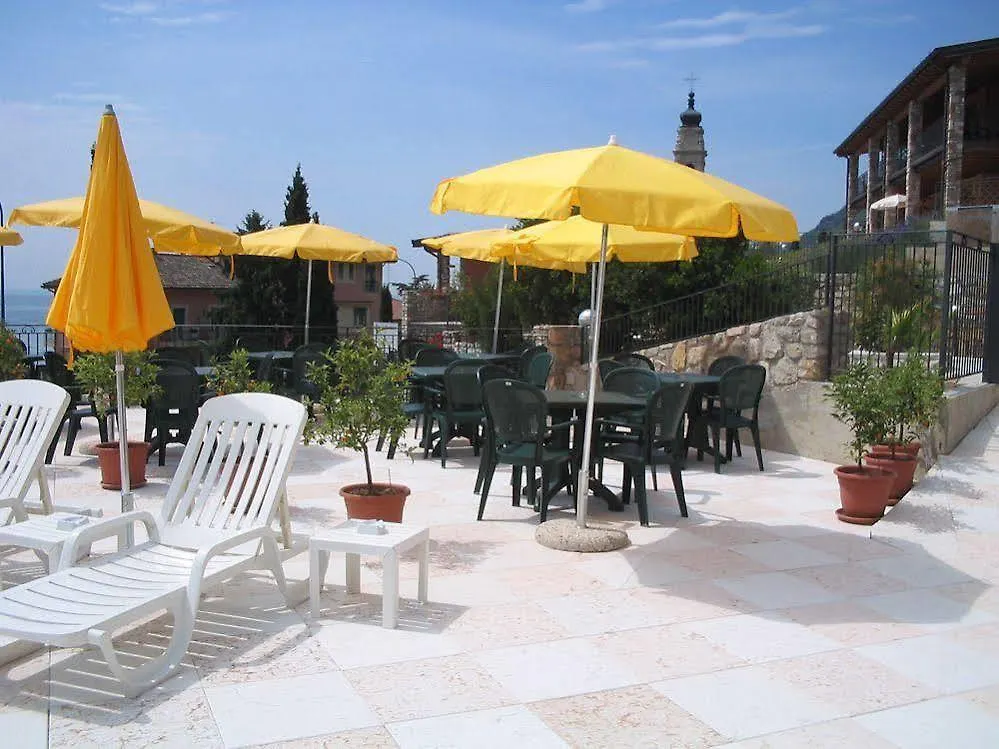 *** Aparthotel Residence Borgo Dei Limoni Gargnano Italy