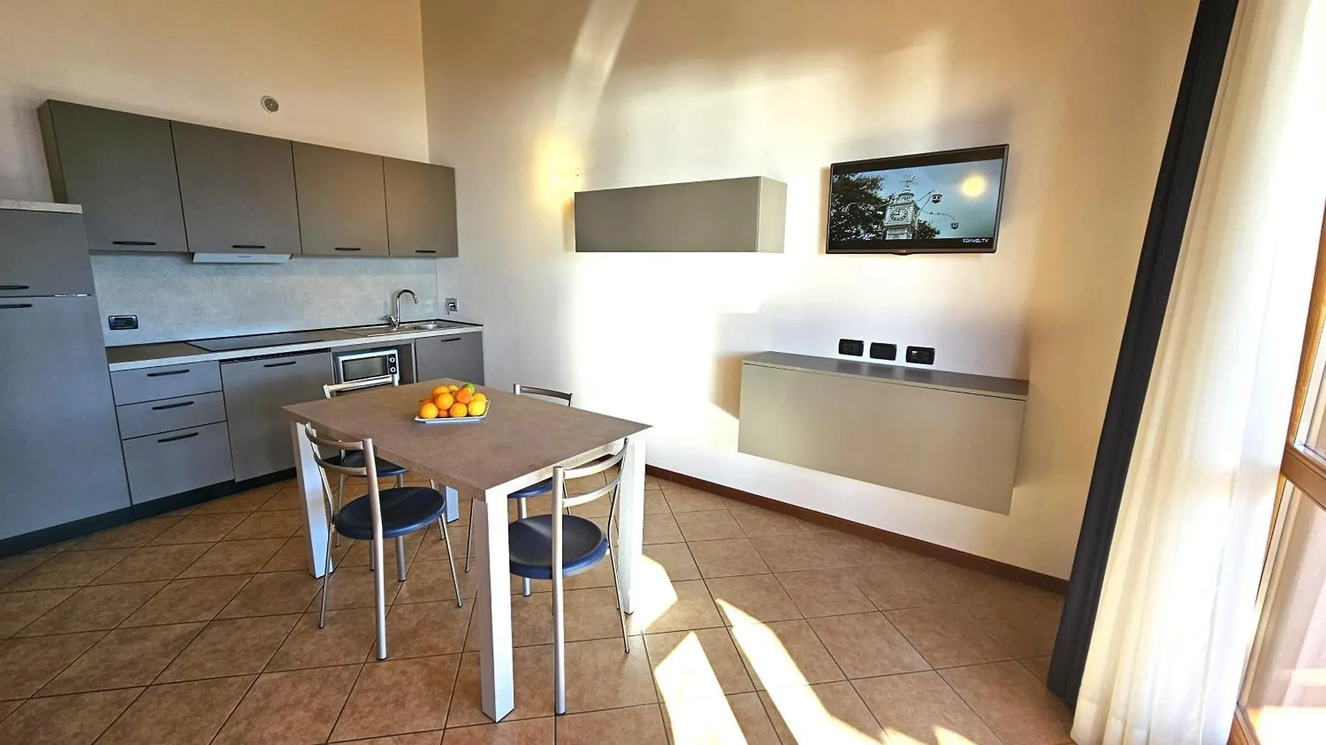 Lejlighedshotel Residence Borgo Dei Limoni - Appartamenti Con Garage Gargnano