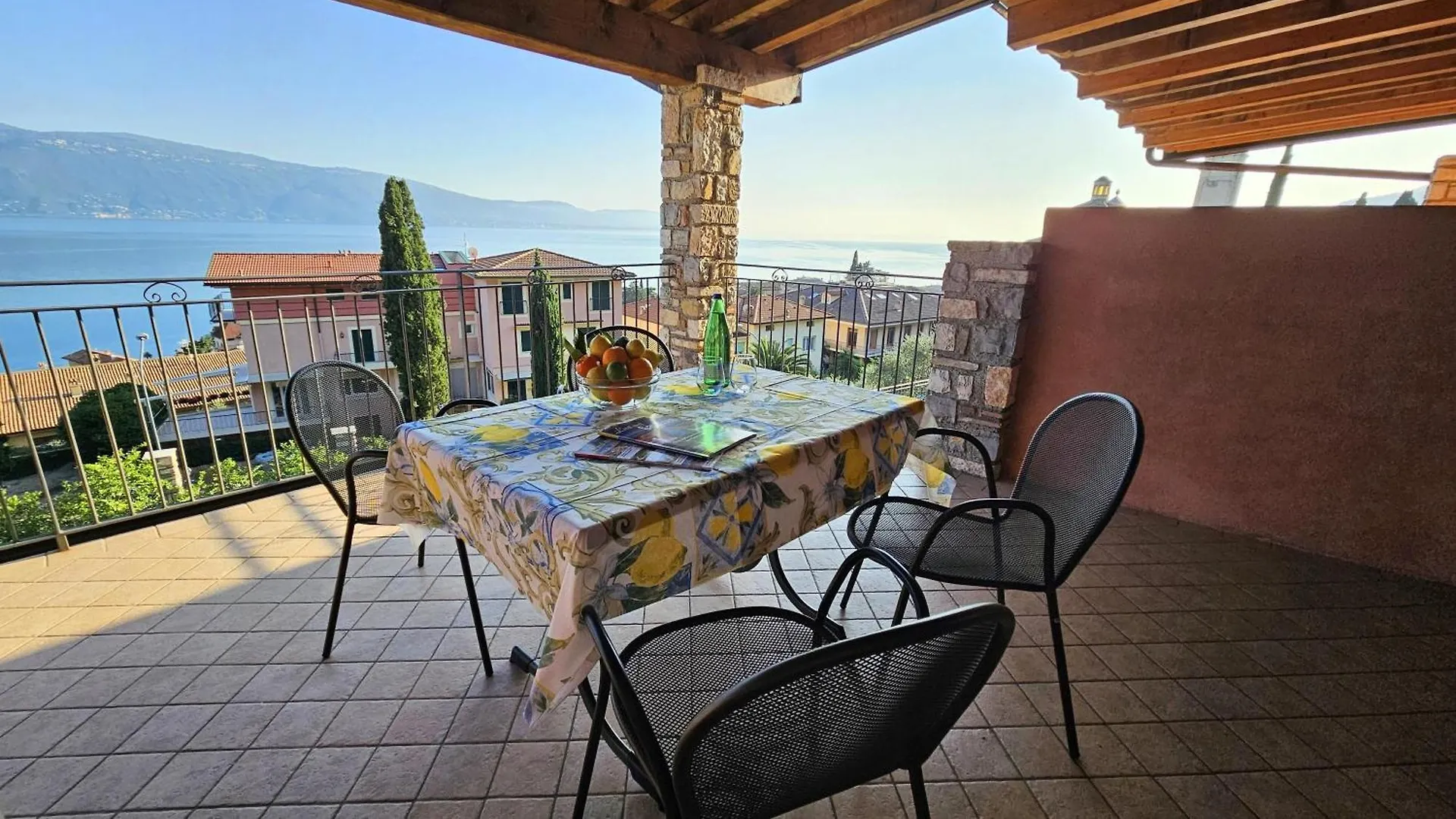 Residence Borgo Dei Limoni - Appartamenti Con Garage Gargnano