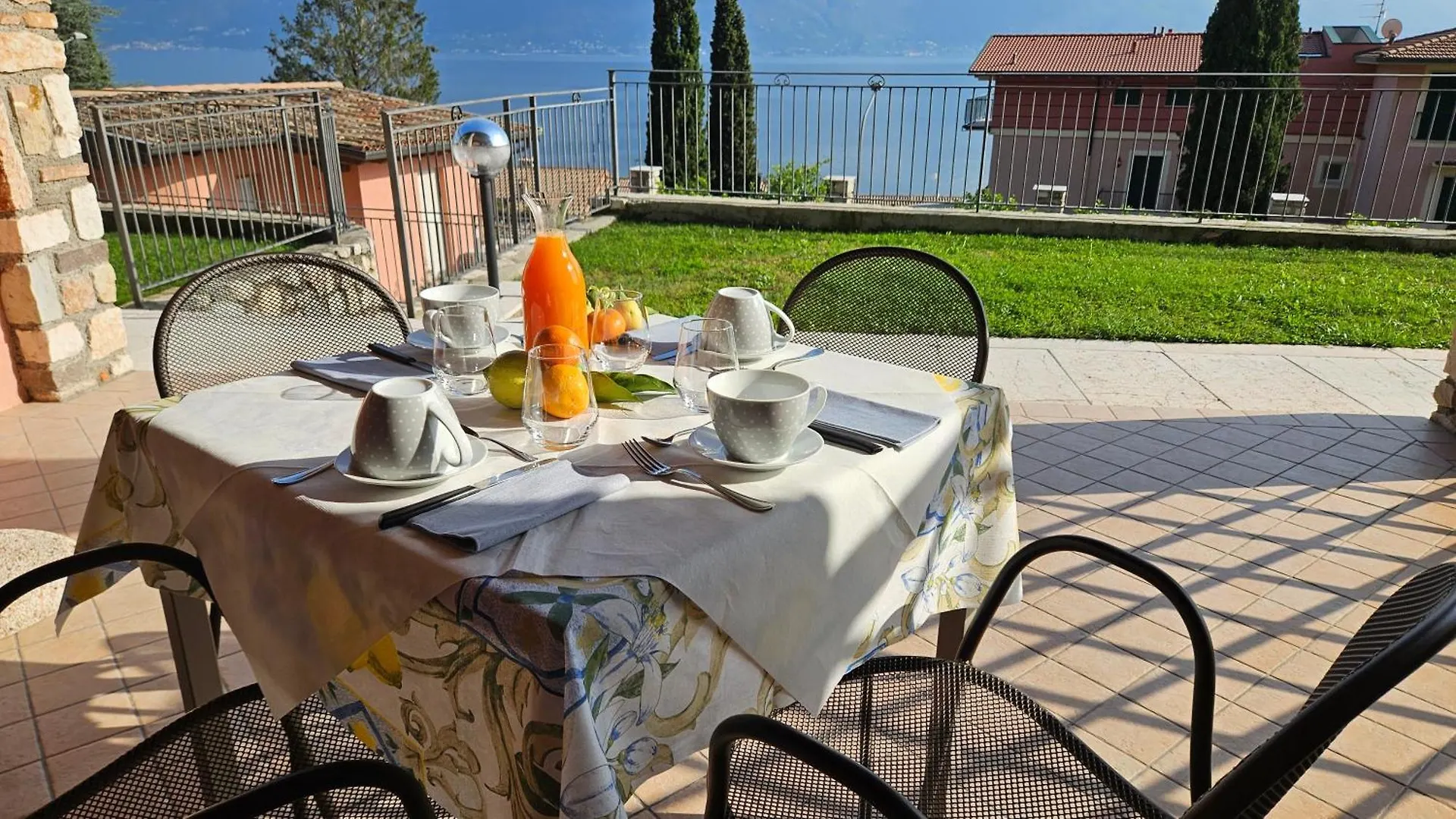 Residence Borgo Dei Limoni Gargnano Aparthotel